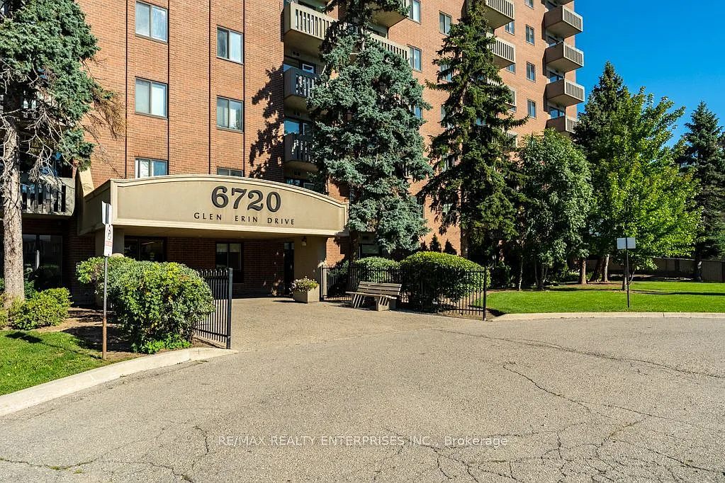 2 bed, $2,950 — Photo 1