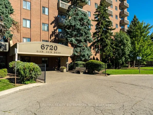 6720 Glen Erin Dr #414, Mississauga, ON L5N 3K8
