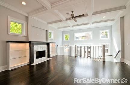 2nd image of 2109 W Belle Plaine Ave #7