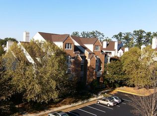 1304 Garden Wall Cir #107, Reston, VA 20194