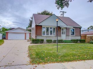2815 S 104th St, West Allis, WI 53227
