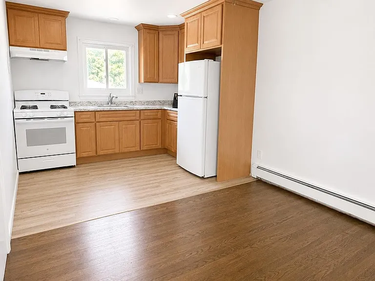 639 S Wellwood Ave #A3 — Photo 1