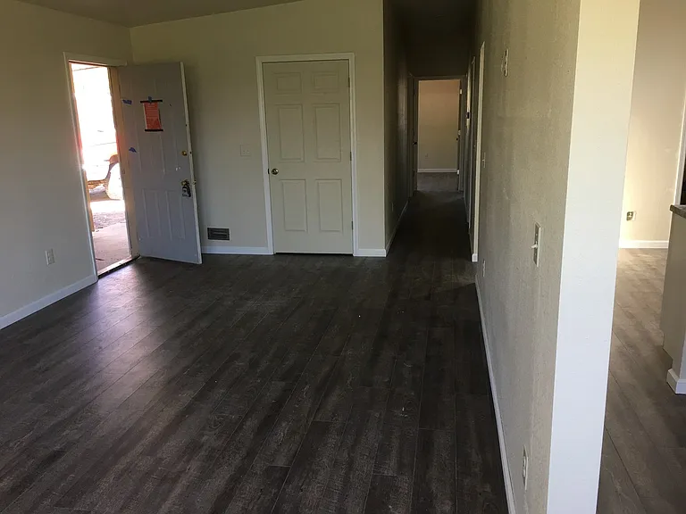 1438 Vandenberg Cir — Photo 4