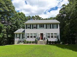 33 Colonial Dr, Red Hook, NY 12571