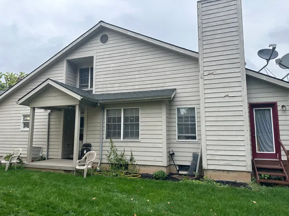 62 Brittany Cir, Rochester, NY 14618