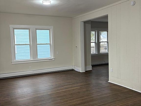 4th image of 33 Johnson St