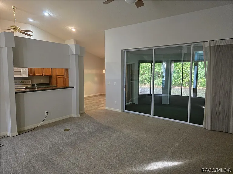14 Hollyhock Ct — Photo 4