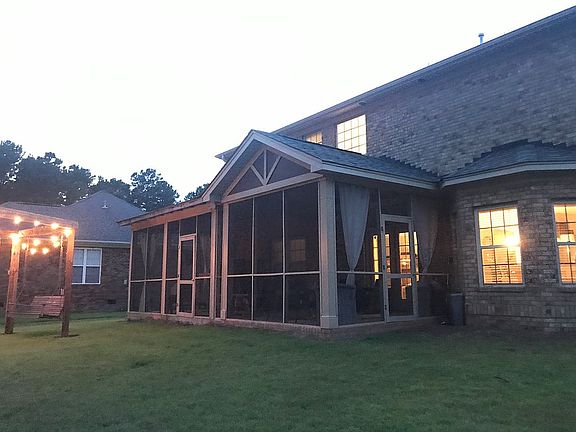 3rd image of 1074 Rock Creek Dr