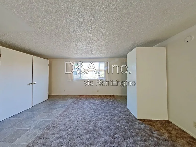 435 SW 9th St — Photo 2