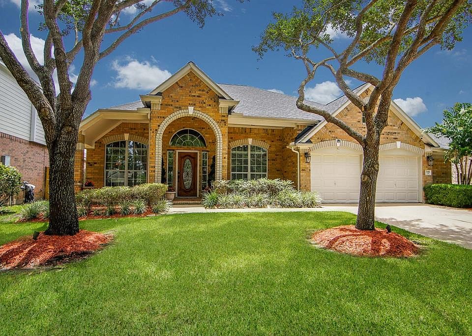 1st image of 346 Silver Creek Cir