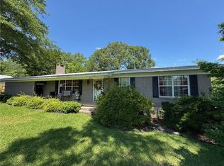 670 Airport Dr, Jena, LA 71342