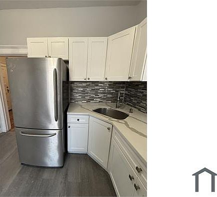 3rd image of 335 Princeton Ave Floor 1