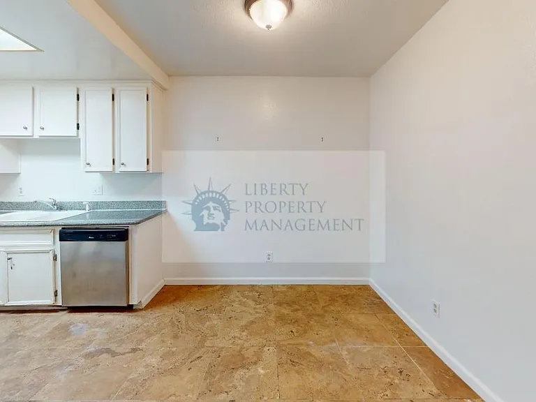 1313 Floyd Ave #119 — Photo 5