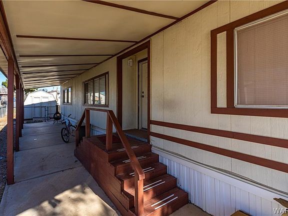 5th image of 2665 E Packard Ave