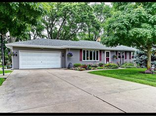 1980 Stephen St, Aurora, IL 60502