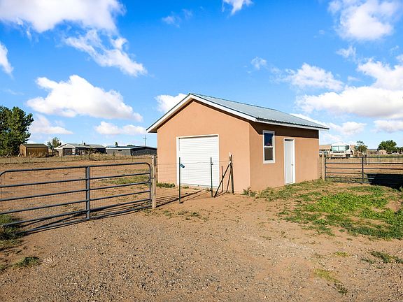 5th image of 8 Starlight Acres Dr