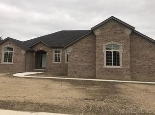 53253 Sams Ln, Chesterfield, MI 48047