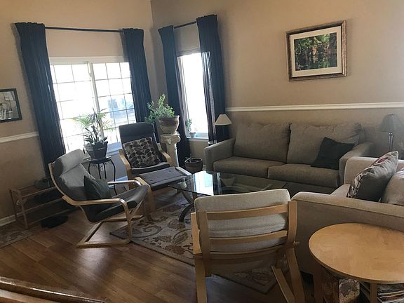 Front living room (older photo)