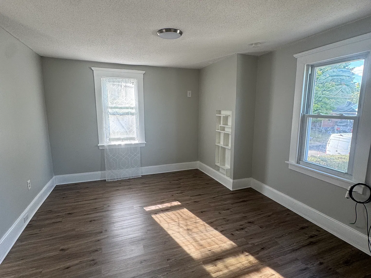 2 bed, 800 sqft, $1,300 — Photo 3