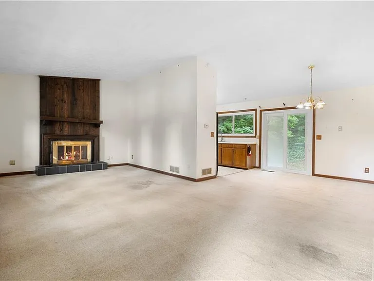 3260 Creek Hollow Dr — Photo 2