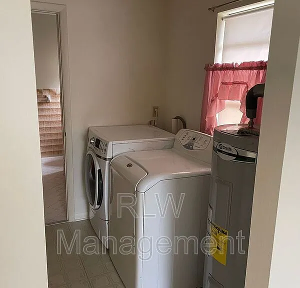 44 S Kentucky Ave — Photo 20