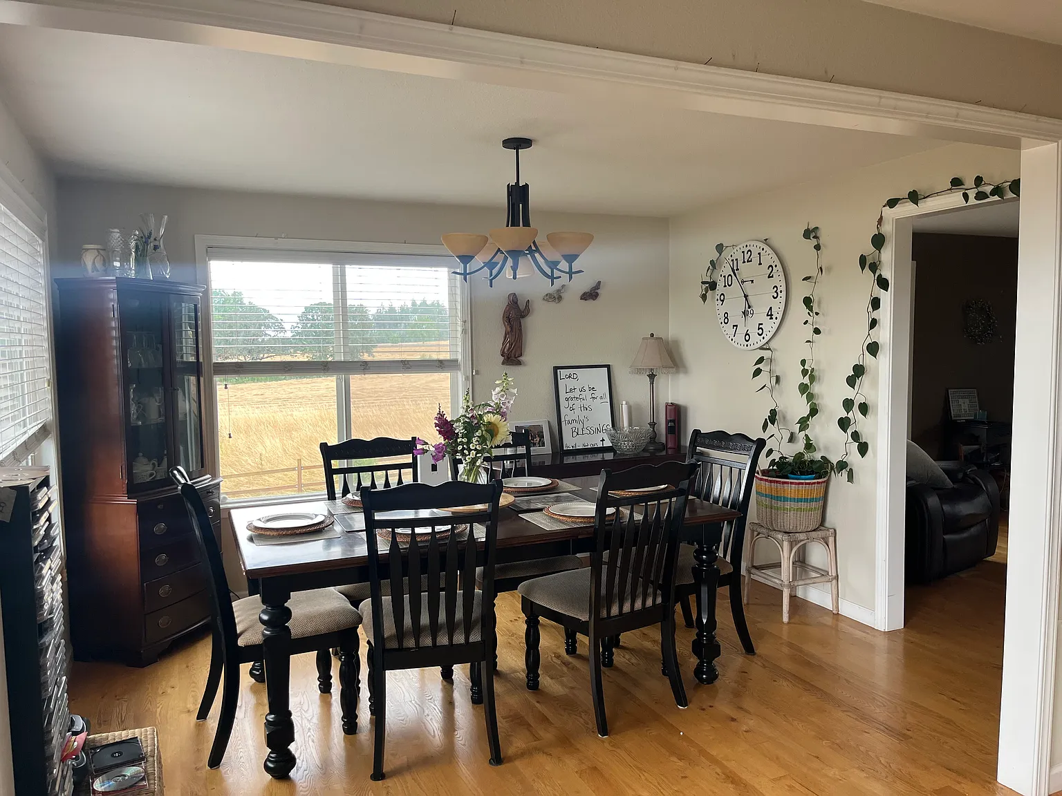 4 bed, 2914 sqft, $4,000 — Photo 4
