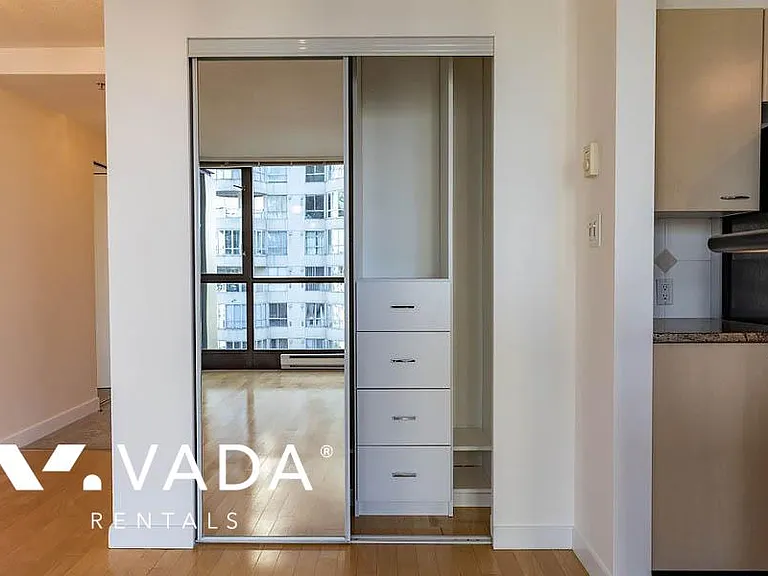 1331 Alberni St #1510 — Photo 10