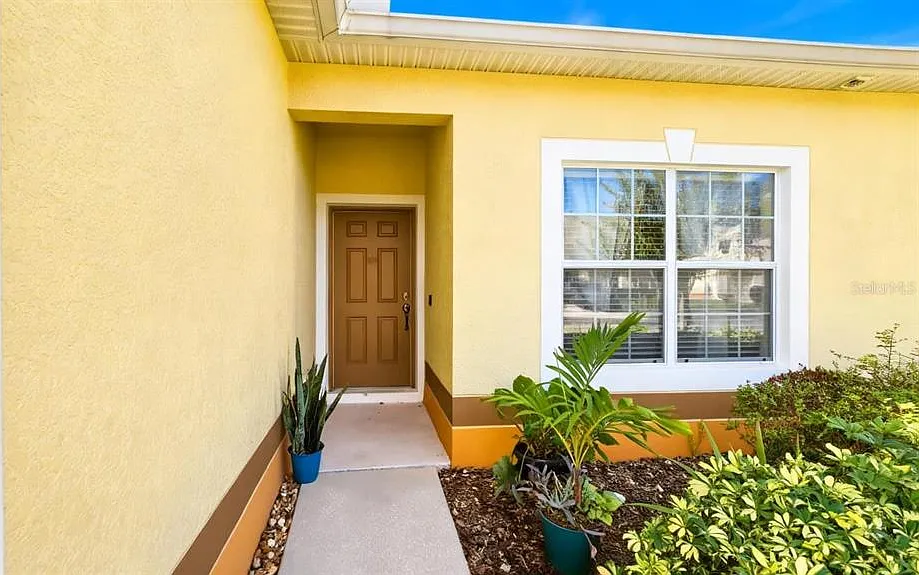 2 bed, 2.0 bath, 1396 sqft, $1,850 — Photo 2