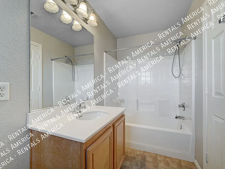 10567 Foggy Glen Ave — Photo 13