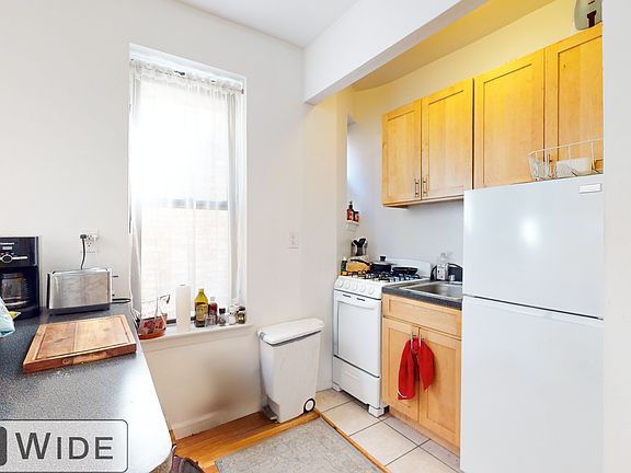3rd image of 312 E 90th St APT 5