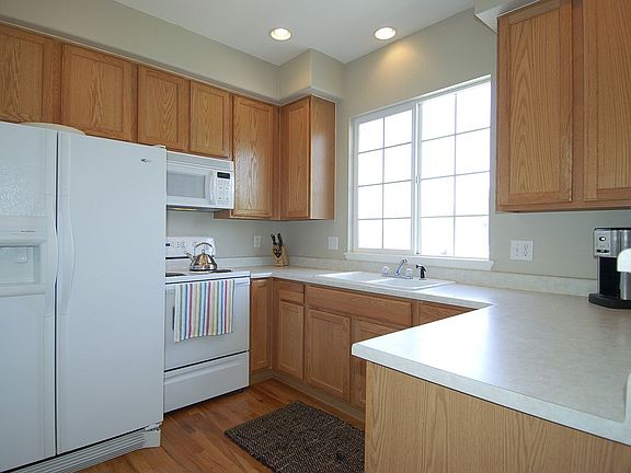 Great kitchen with pantry