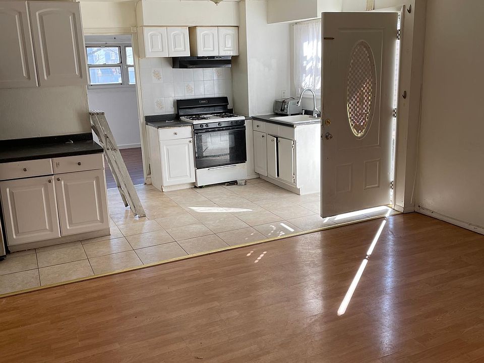 1st image of 123 Ada Dr Floor 1