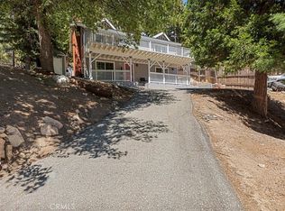 30964 Summit Dr, Running Springs, CA 92382