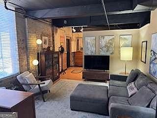5th image of 301 Bradley St