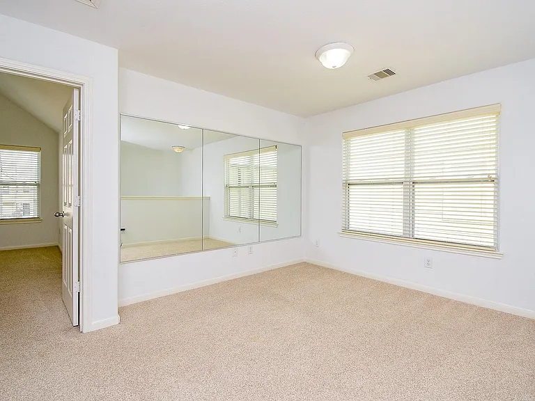 2202 Naomi St #3 — Photo 21