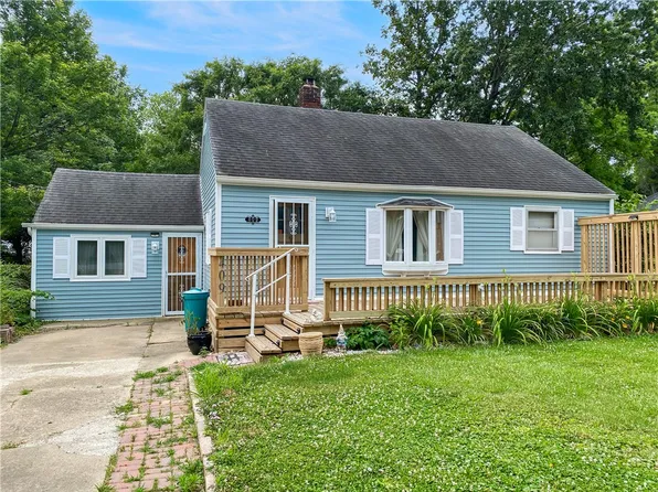 409 E Illinois St, Greenup, IL 62428