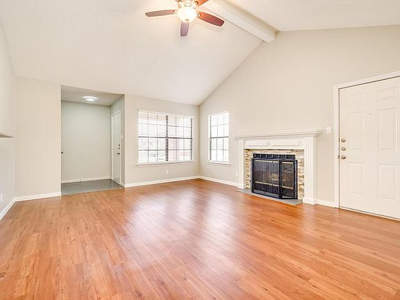 4th image of 208 Tamara Dr APT A