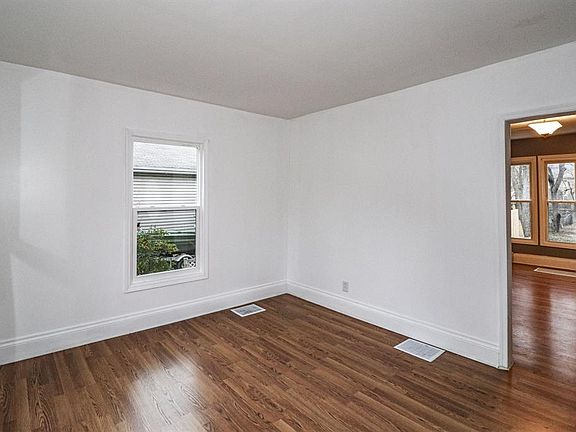 3rd image of 630 Centre St