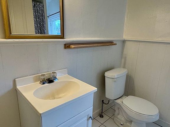 5th image of 324 Prospect Ave NE APT 3