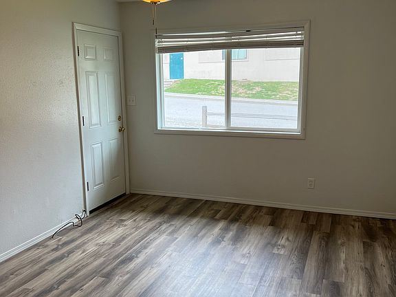 5th image of 1330 W Jefferson Ave #1