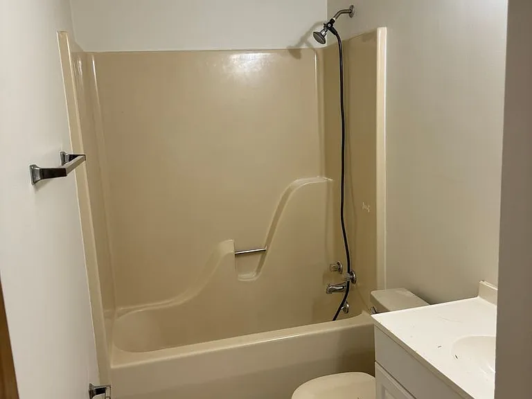 120 Oakcrest Cir — Photo 4