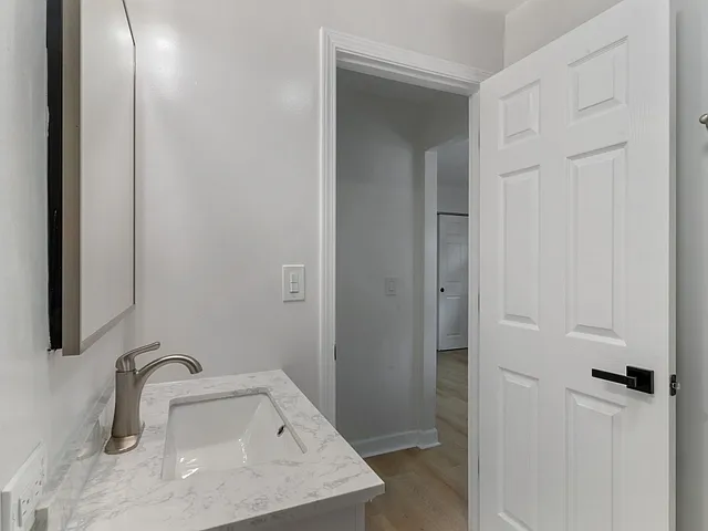 329 Marion Ct — Photo 24