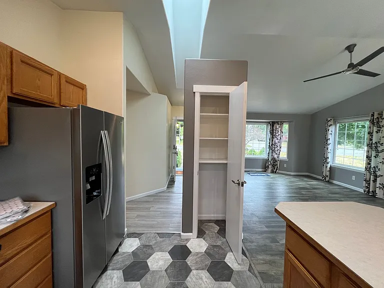 1360 Roma Rd — Photo 11