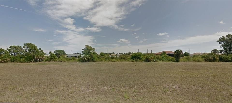 1st image of 2617 NE 5th Pl