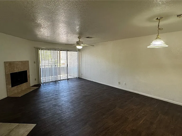 5044 S Rainbow Blvd #104 — Photo 2
