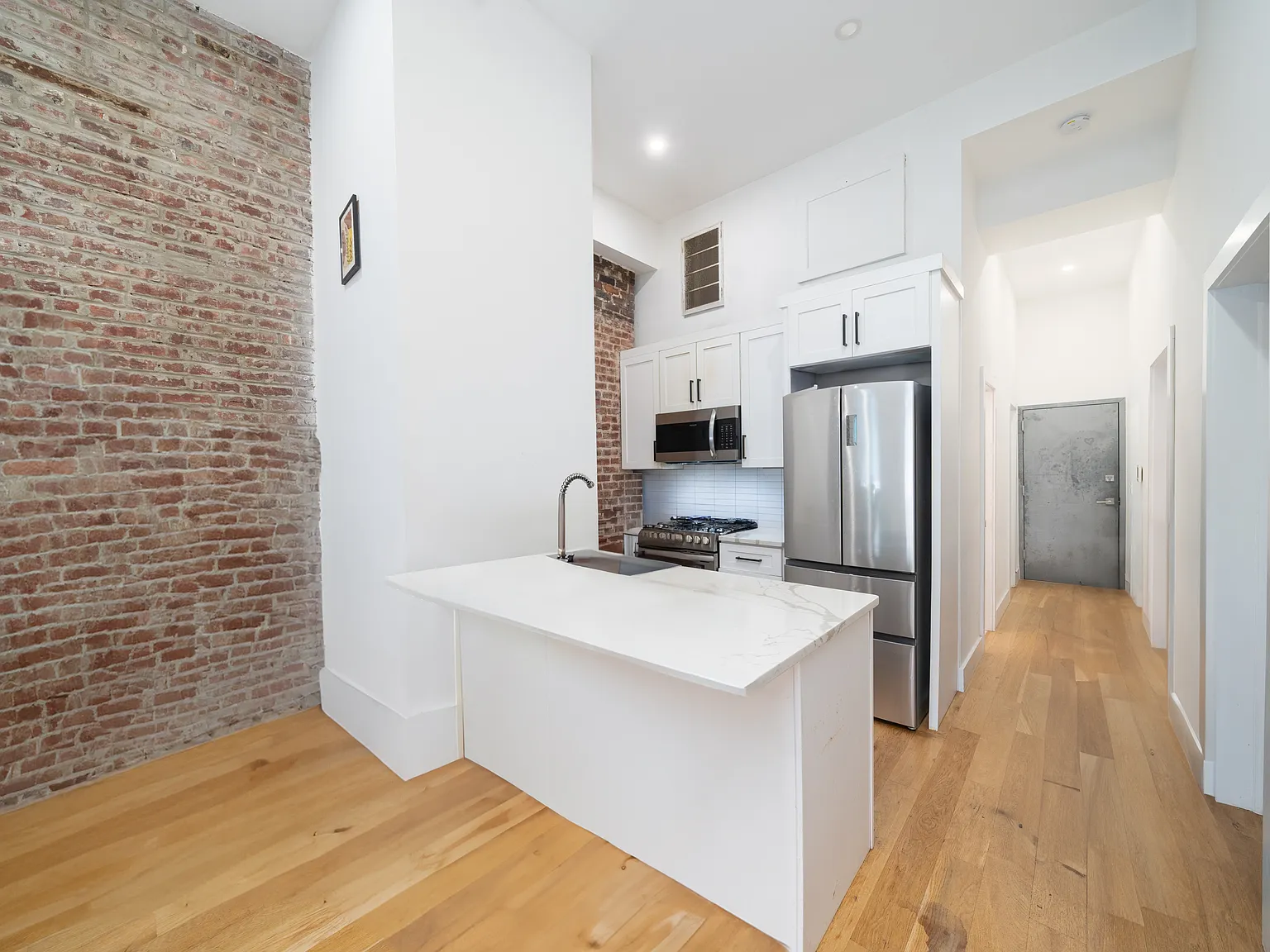3 bed, 1.5 bath, $3,100 — Photo 3