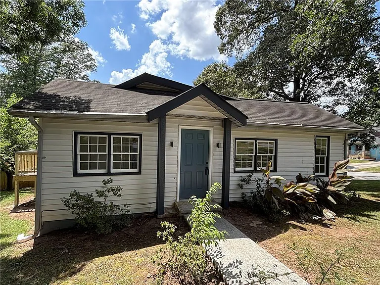 2469 Glynn Dr SE — Photo 2