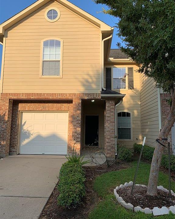 1st image of 826 Sterling Creek Cir