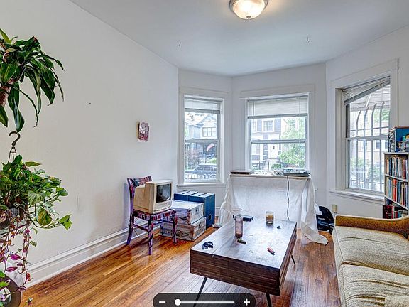 3rd image of 2451 N Maplewood Ave #1