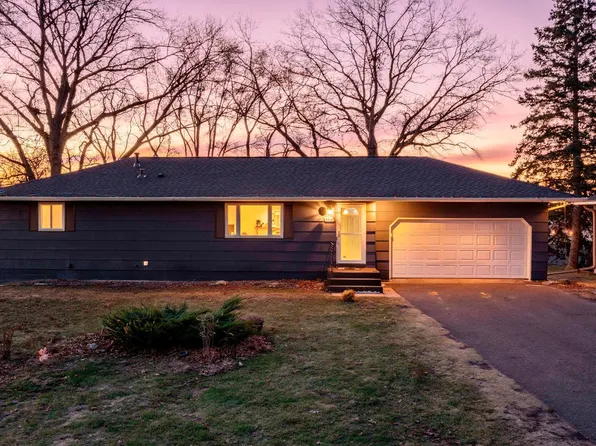 966 Oak Ridge Point NE, Blaine, MN 55434